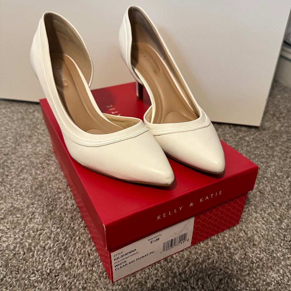 Kelly & Katie Shenna Ivory Pump Size 8.5